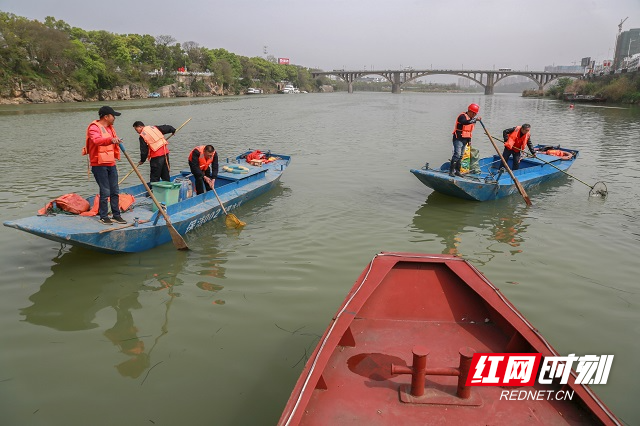 3月22日，零陵区河长办牵手区水利局、零陵潇水国家湿地公园管理局、区民间河长行动中心、区联合志愿者协会等单位，组成的志愿服务队70余人，在潇水河零陵城区段开展以“珍惜水、爱护水”为主题的护水净滩活动。通过巡河、清理河道垃圾、发放宣传资料等活动，迎接第29届“世界水日”和34届“中国水周”。