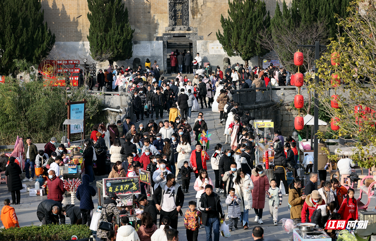 春节的零陵古城，热闹非凡，人气旺旺，喜气洋洋，人间烟火气，最抚凡人心。