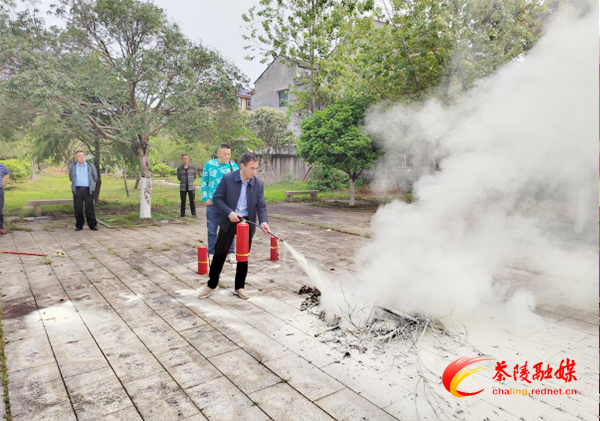 开展了2023年消防安全培训。学习了消防安全防范理论知识，通过实操演练，学会了正确使用干粉灭火器和消防栓。