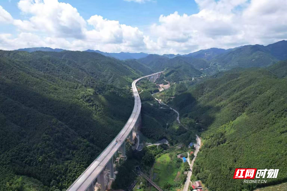 零道高速公路——黄沙漯特大桥.jpg