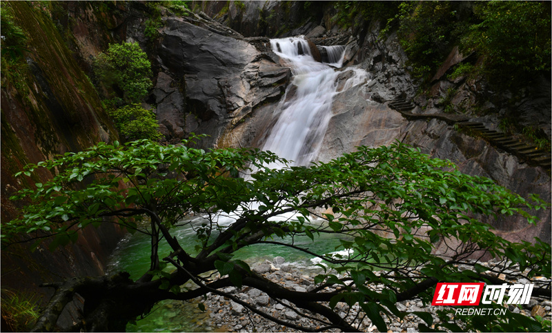 江永千家峒瀑布群气势磅礴美如画(组图)_江永_永州站