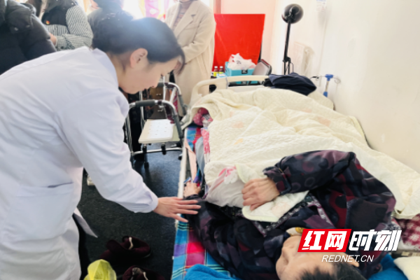 立足岗位服务群众 承诺践诺温暖民心.png