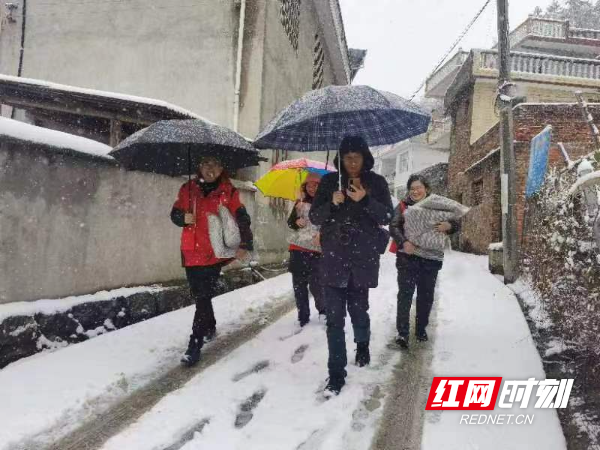 城步民政局“闻雪而动”寒冬送温暖_邵商网