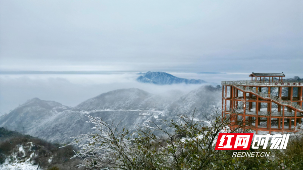 雪满南山云雾绕 满树银花映苍岭3.jpg