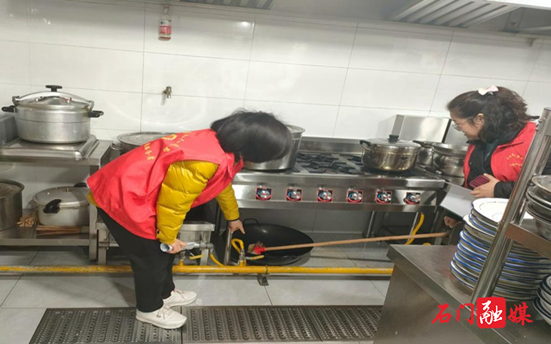 永兴街道永固社区：燃气安全进社区 筑牢安全“防火墙”1.jpg