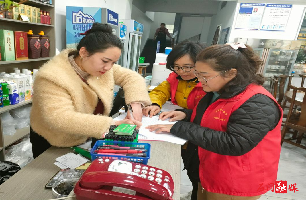 永兴街道永固社区：燃气安全进社区 筑牢安全“防火墙”2.jpg