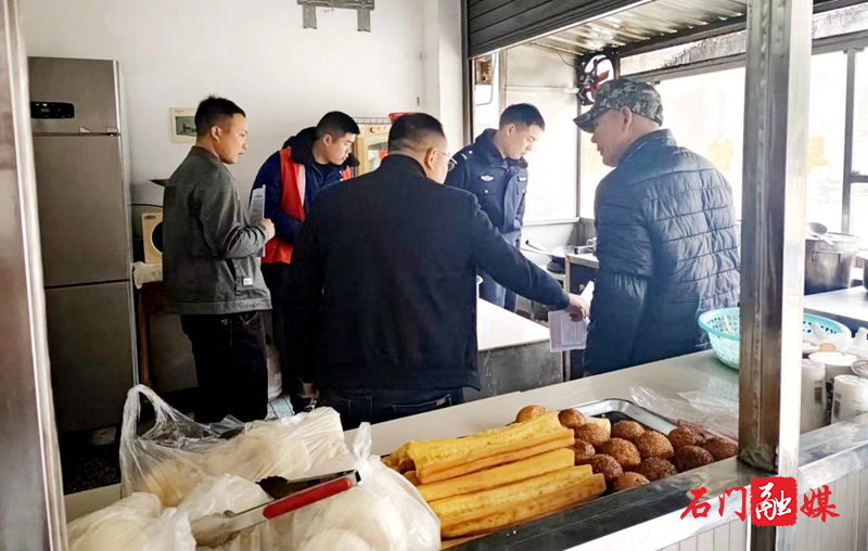 子良镇：细查消防防微杜渐，严守安全常抓不懈2.jpg