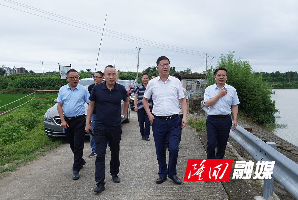 杨韶辉到部分乡镇督导防汛救灾工作(图1)