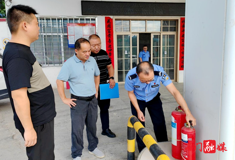 皂市镇：绷紧安全弦，守牢安全关1.jpg