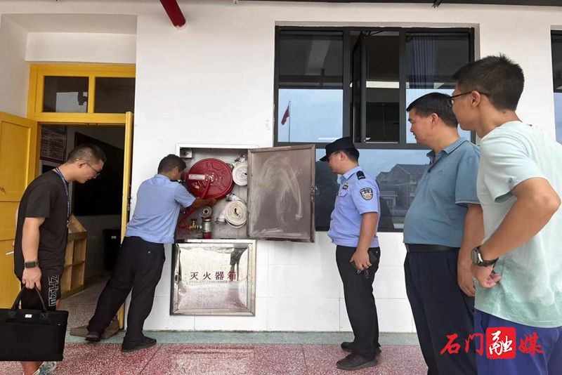 蒙泉镇:开展秋季开学校园安全检查,为新学期安全保驾护航1.jpg 蒙泉镇:开展秋季开学校园安全检查,为新学期安全保驾护航1.jpg