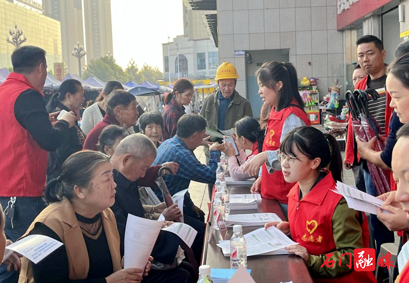 石门:社保传温情 敬老爱先行3.jpg 石门:社保传温情 敬老爱先行3.jpg