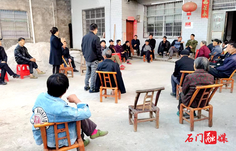 新铺镇:宣讲零距离 健康有“医”靠1.jpg 新铺镇:宣讲零距离 健康有“医”靠1.jpg