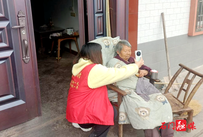 维新镇:核查精准保民生,服务到家解民忧1.jpg 维新镇:核查精准保民生,服务到家解民忧1.jpg