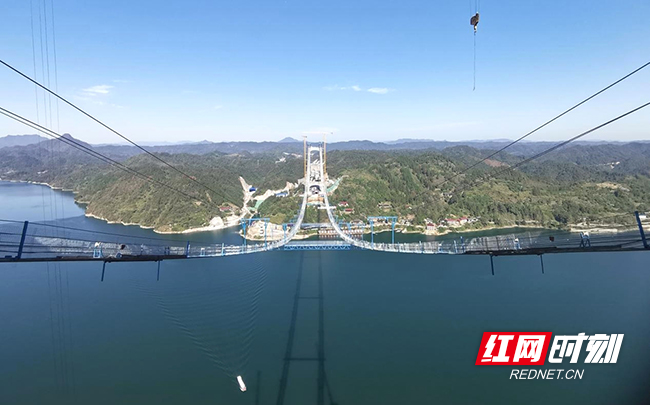 在建的洞庭溪沅水特大桥。资料图.jpg