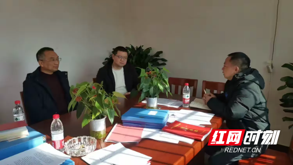 简篇-邵阳市一中:暖心慰问,凝聚人心 简篇-邵阳市一中:暖心慰问,凝聚人心