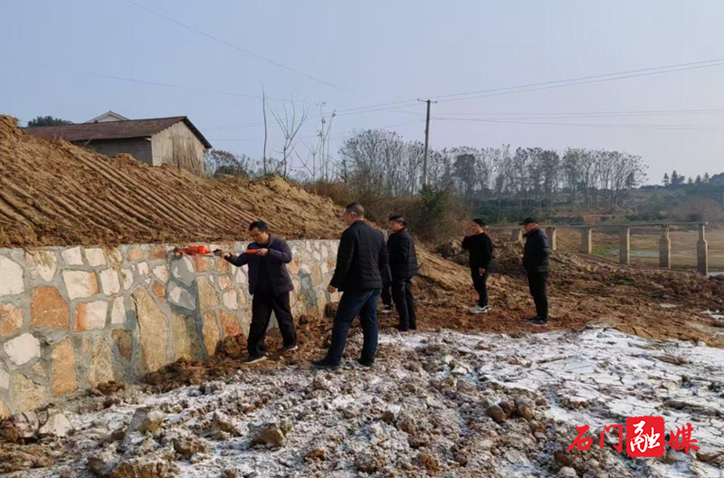 蒙泉镇加紧堰塘整修,确保年前项目完成1.jpg 蒙泉镇加紧堰塘整修,确保年前项目完成1.jpg