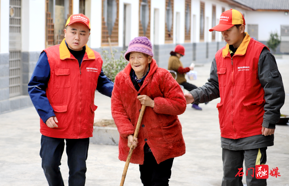 “电骡子”走进剩头疗养院 节前慰问送健康3.jpg