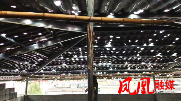 3月2日腊尔山冰雹政府部门积极应对[00_02_01][20250303-085716].jpg