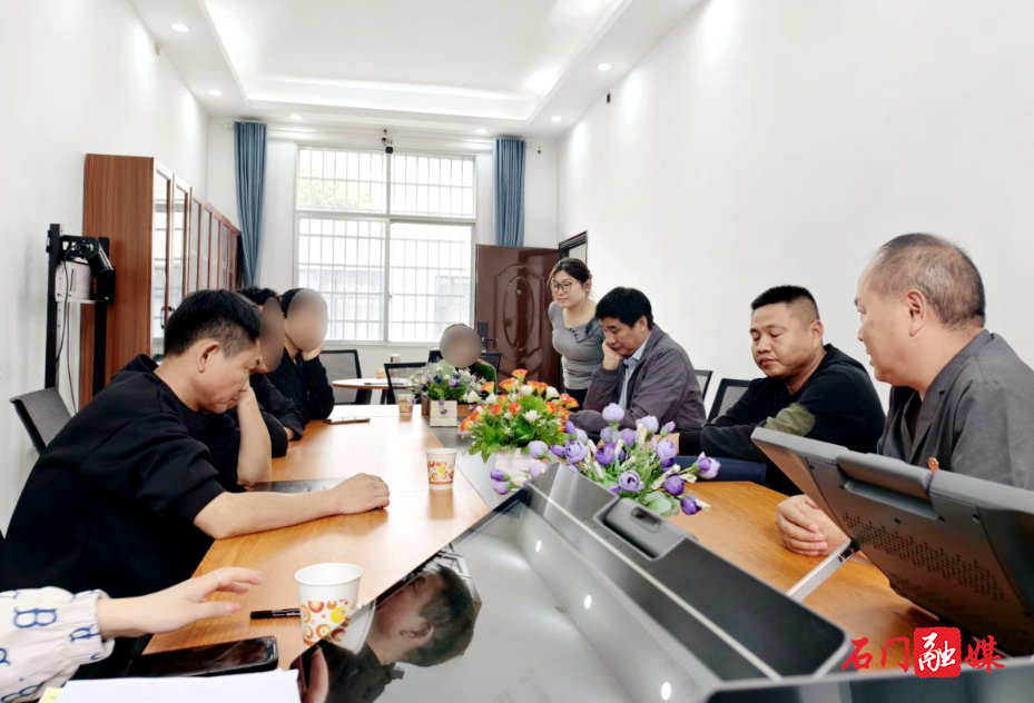 邻里纠纷成刑案 法官调解化干戈——石门法院妥善2.jpg 邻里纠纷成刑案 法官调解化干戈——石门法院妥善2.jpg