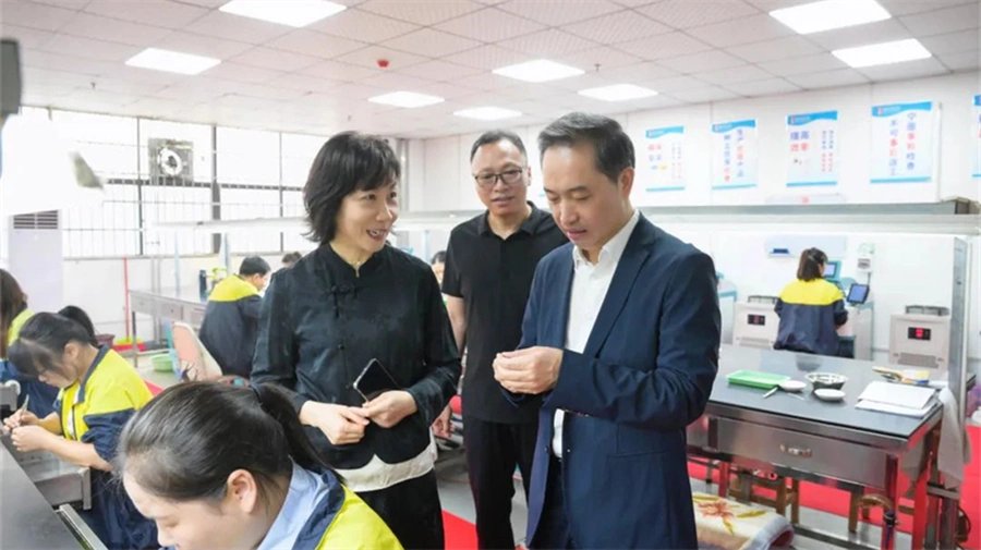 坚定信心 保持定力 加快建设开放发展排头兵