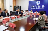 许忠建在市信访局接待来访群众