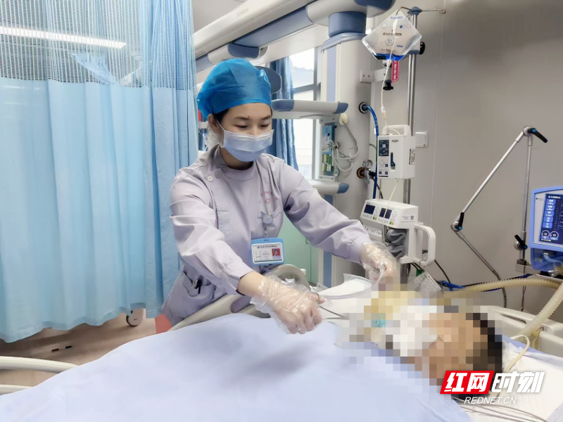 在ICU的十年：用生命守护生命1 (1).jpg