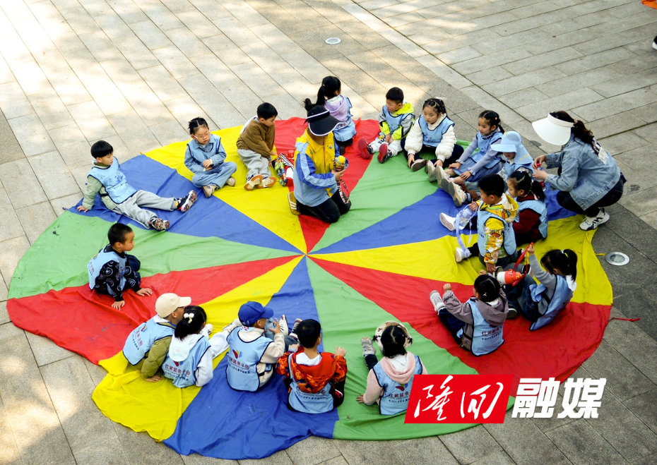 2025.3.21魏源公园孩子们的春天陈俭刚13973973681 拷贝_副本.jpg
