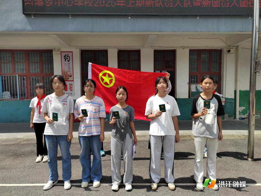 湾溪乡中心学校1.png