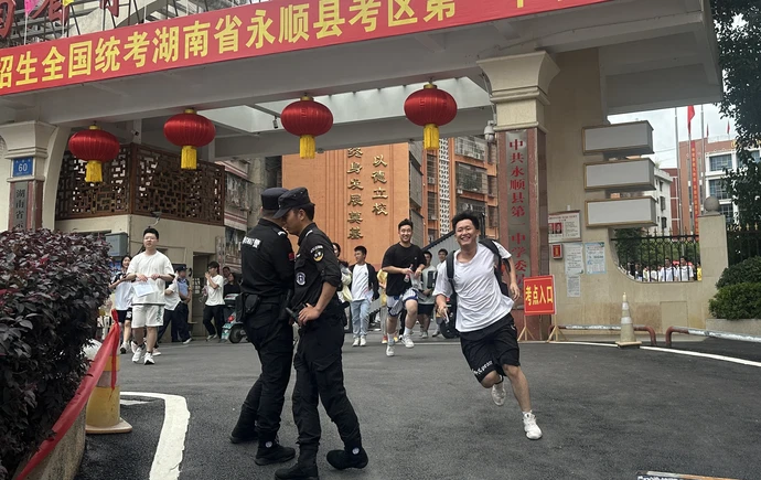 红视频｜2025高考收官！少年挥别考场，奔赴灿烂未来