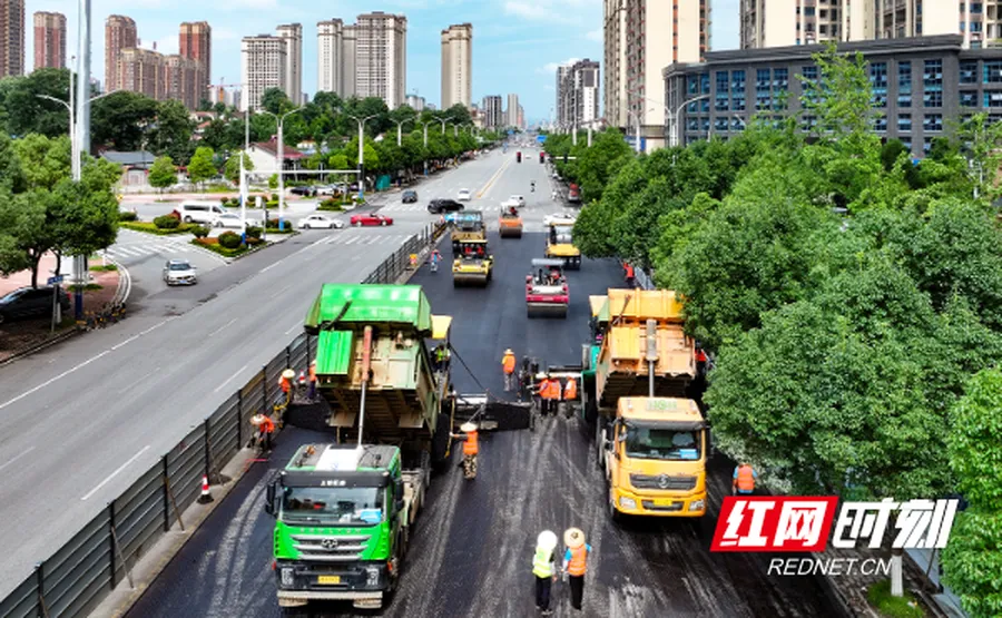 组图丨怀化：城市道路改造忙