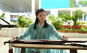 岳阳古琴文化快闪惊艳长沙南站