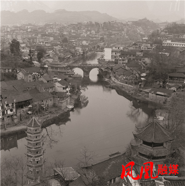 （上）1996年沙湾-唐克力.jpg