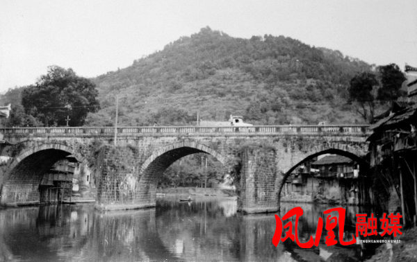 02（小）80年代虹桥-徐俊武.JPG