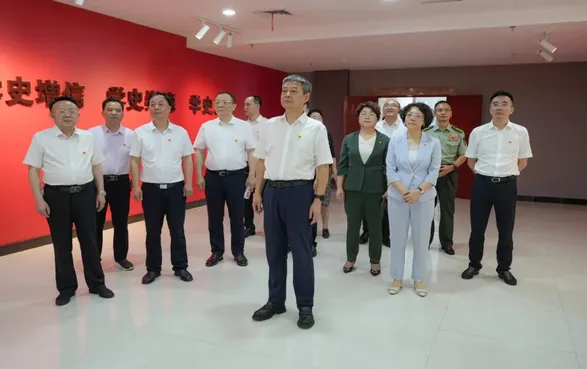 邵阳市委常委会会议组成人员开展“七一”活动