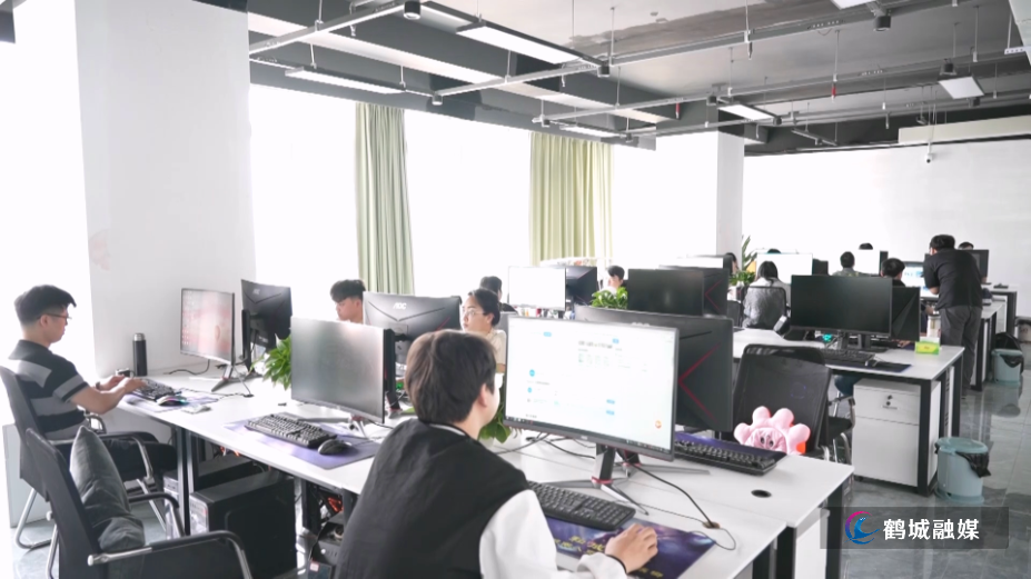 怀化国际陆港（跨境）电商产业园累计实现电商交易额超5亿元（半成品）.mp4_000127.642.png