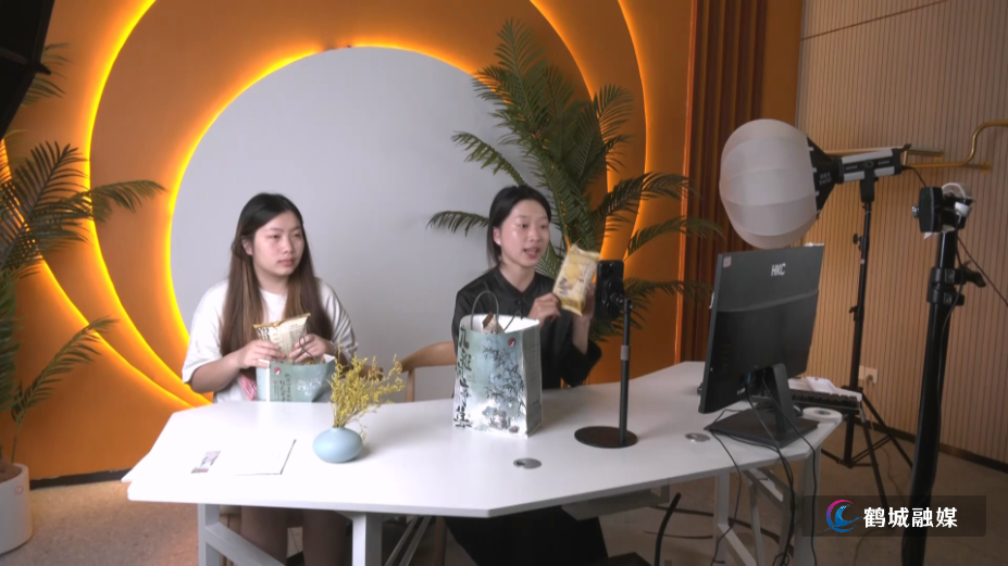 怀化国际陆港（跨境）电商产业园累计实现电商交易额超5亿元（半成品）.mp4_000154.879.png