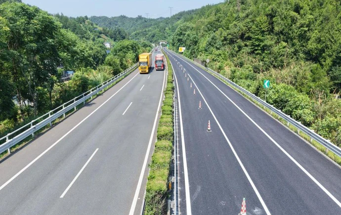 G56杭瑞高速湘西段部分路面升级
