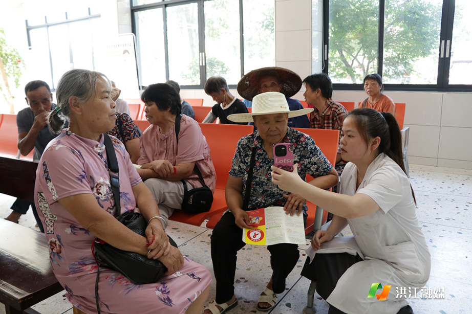 7月15日，省城医疗专家下沉乡镇 健康服务暖民心.jpg