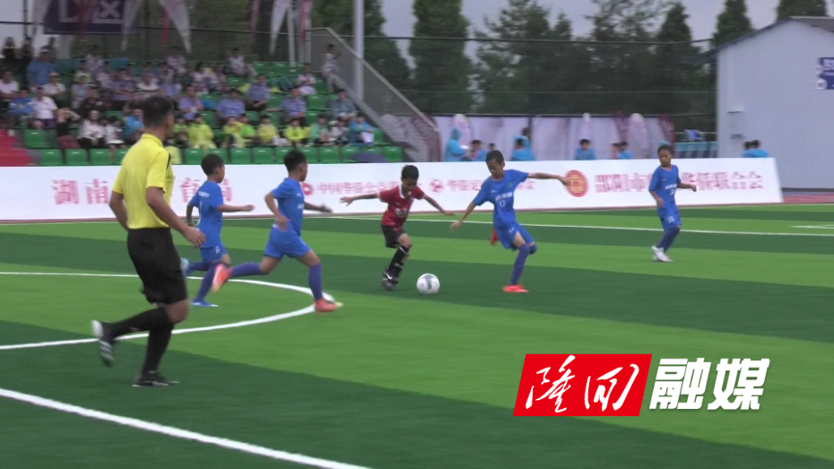 向家队 - frame at 1m58s.jpg