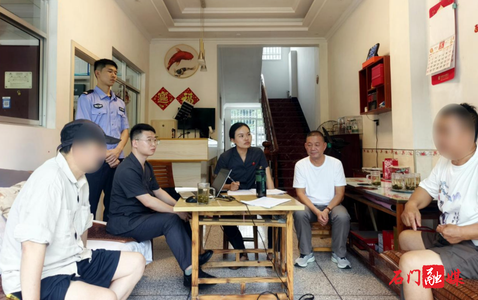 “枫桥式人民法庭”创建｜涉诉老人行动不便，法官“上门服务”当场解纷1.jpg