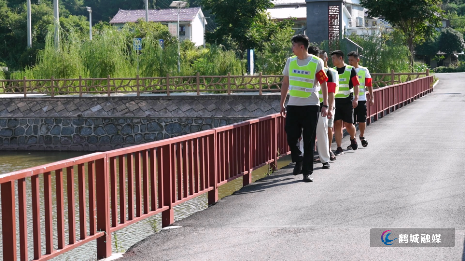 凉亭坳乡：小小游泳池 守护学生安全“大民生.mp4_000048.040.png