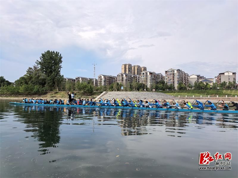 逢漫龙舟队 (1).jpg