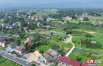 组图｜镜头穿越云层，看见益阳小坡头村的宁静模样