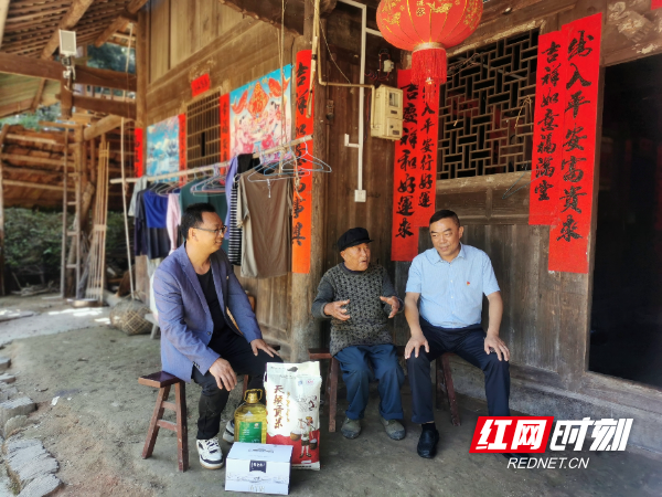 党建联村助力乡村振兴 (2).jpg