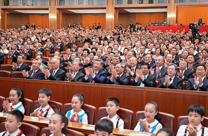 纪念中国人民抗日战争暨世界反法西斯战争胜利80周年文艺晚会《正义必胜》在京隆重举行 习近平等出席观看