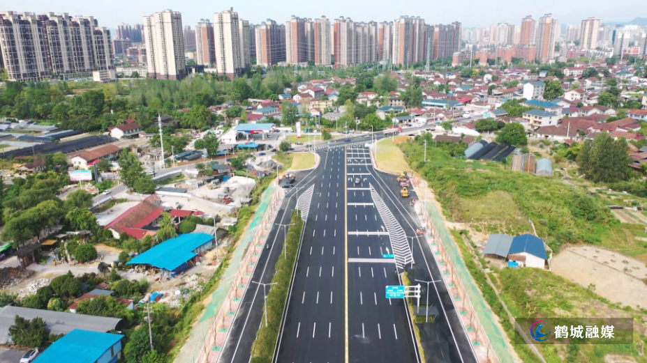 鹤城区：S322线杨村路口至高速连接线改造项目完工通车.mp4_000050.093.png