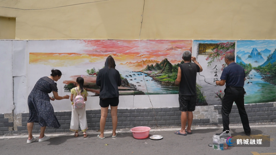 “手绘美好家园” 点亮街道  居民共绘靓丽风景线.mp4_000001.229.png