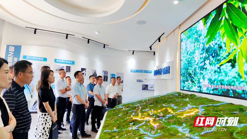 郴州市委党校2025年秋季学期科干班参观南岭山地气候馆。（摄影：朱敏嘉）.jpg