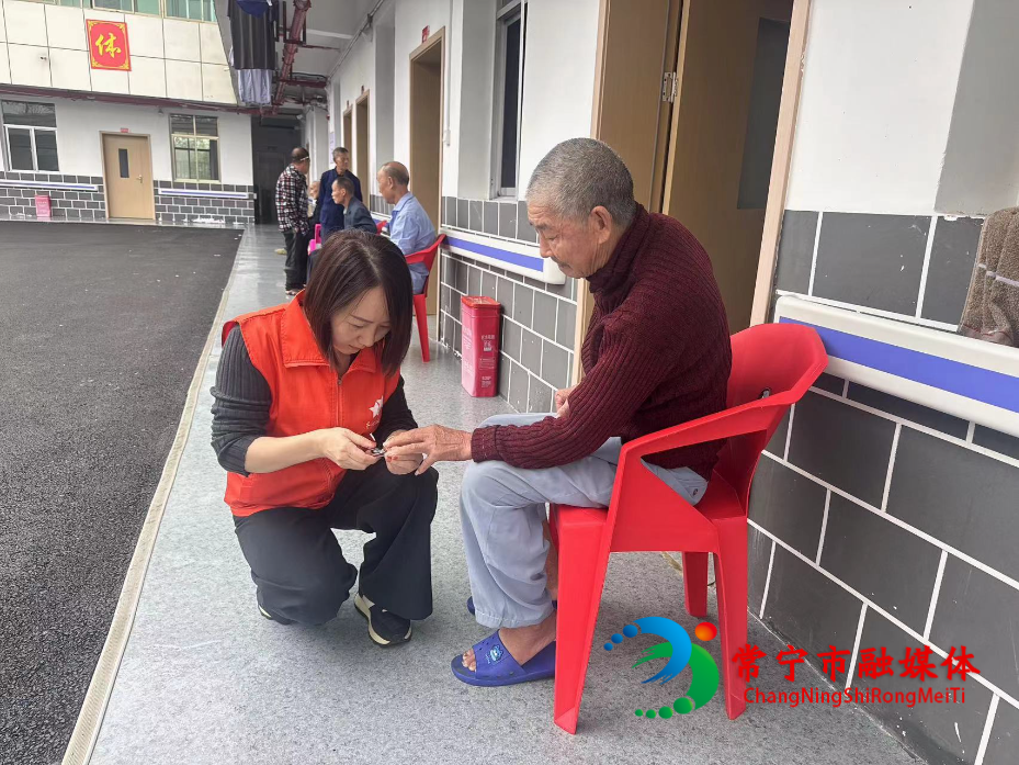 兰江乡开展“情暖中秋·关爱老人”主题活动.jpg