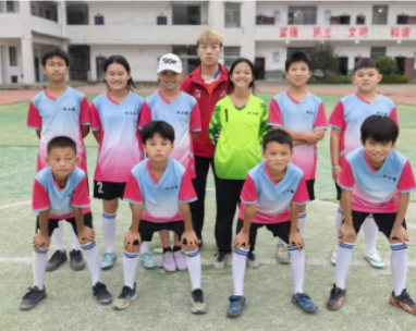 湘超主力进校园 点燃小学足球梦